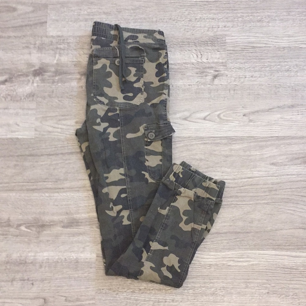 Pants. Army fatigue !!